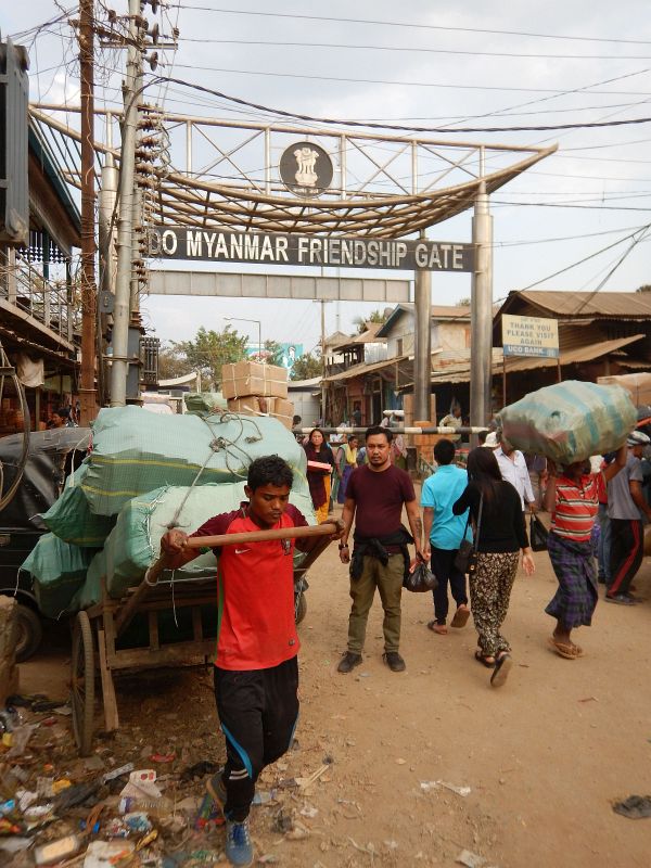 2017-03-09,Filbo Indien,Moreh,DSCN4213