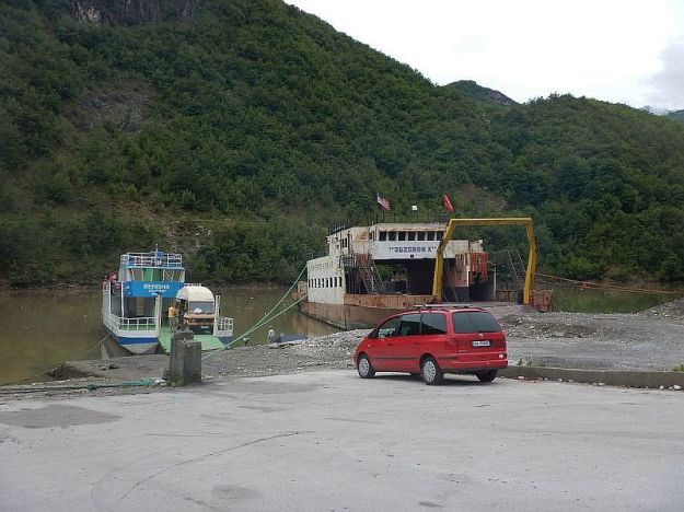 2016-06-13,Filbo,Albanien,Fähre Fierze,DSCN1257