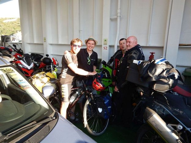 2016-05-26,Filbo, Kroatien 2,Österreicher, Fähre Pag,DSCN0923